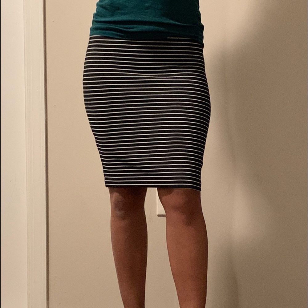 🌹Loft Mini Skirt Petites🌹 - Picture 4 of 4